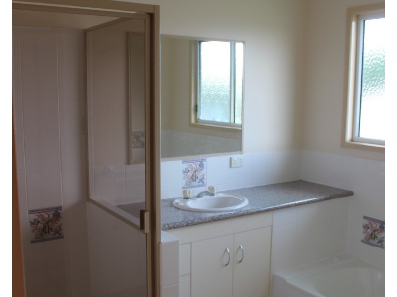 25 Desmond drive, Toogoom QLD 4655