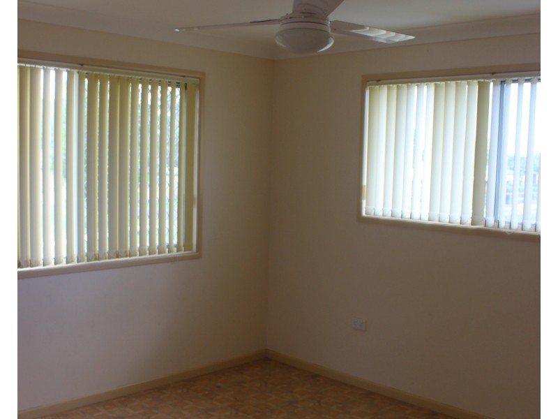 25 Desmond drive, Toogoom QLD 4655