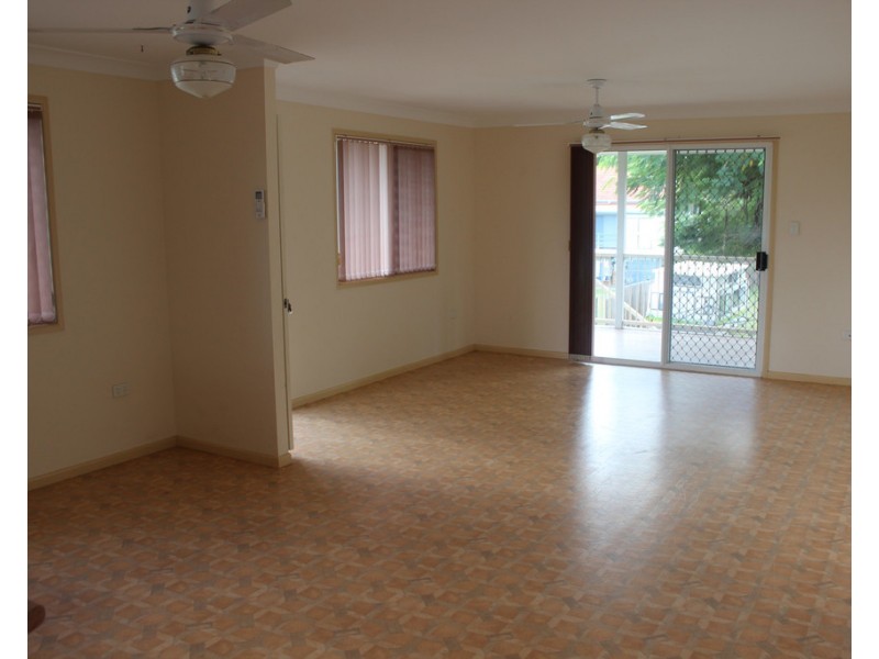 25 Desmond drive, Toogoom QLD 4655