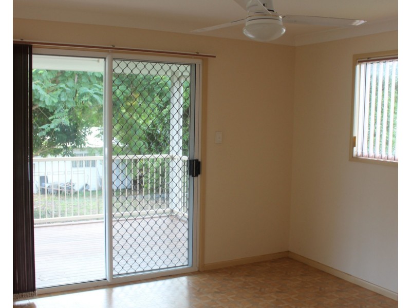 25 Desmond drive, Toogoom QLD 4655