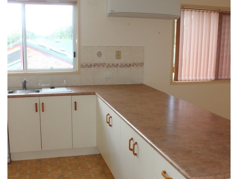 25 Desmond drive, Toogoom QLD 4655