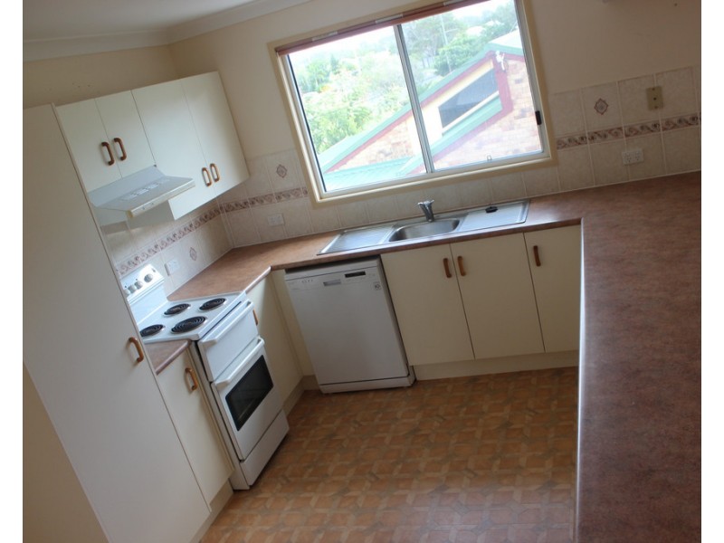 25 Desmond drive, Toogoom QLD 4655