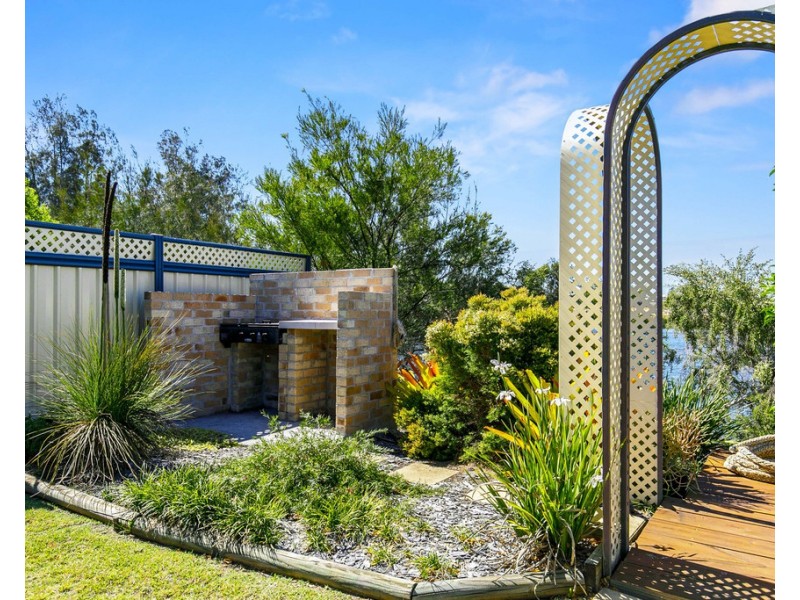 20 BENTWOOD STREET, Burrum Heads QLD 4659