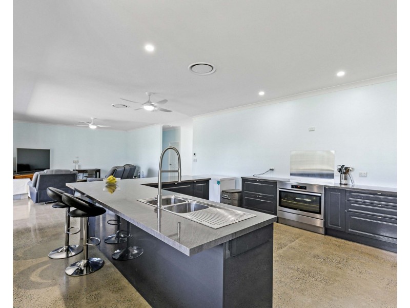 102 RIVER ROAD, Buxton QLD 4660