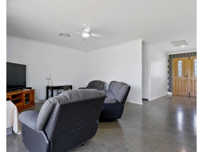 102 RIVER ROAD, Buxton QLD 4660