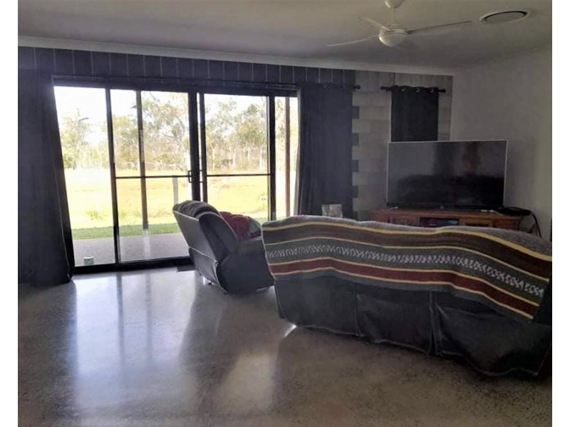 102 RIVER ROAD, Buxton QLD 4660