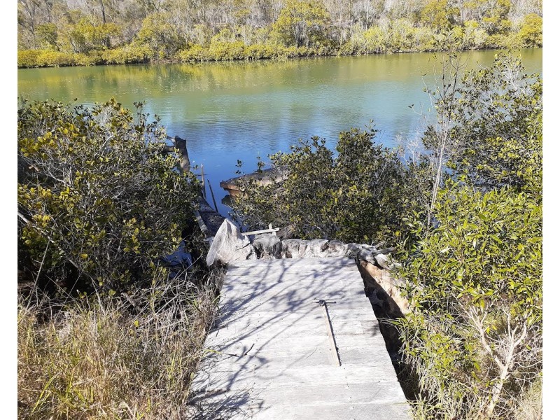 102 RIVER ROAD, Buxton QLD 4660