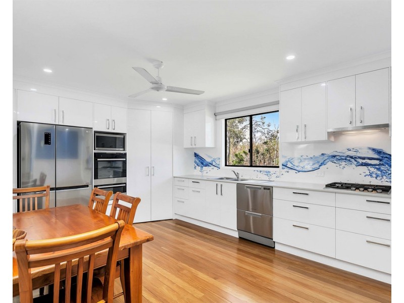 115 BURRUM STREET, Burrum Heads QLD 4659