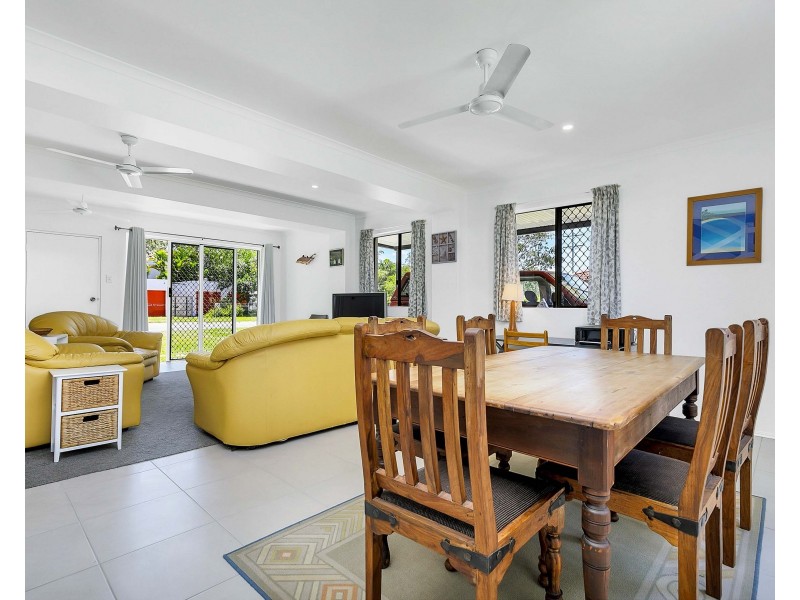 115 BURRUM STREET, Burrum Heads QLD 4659