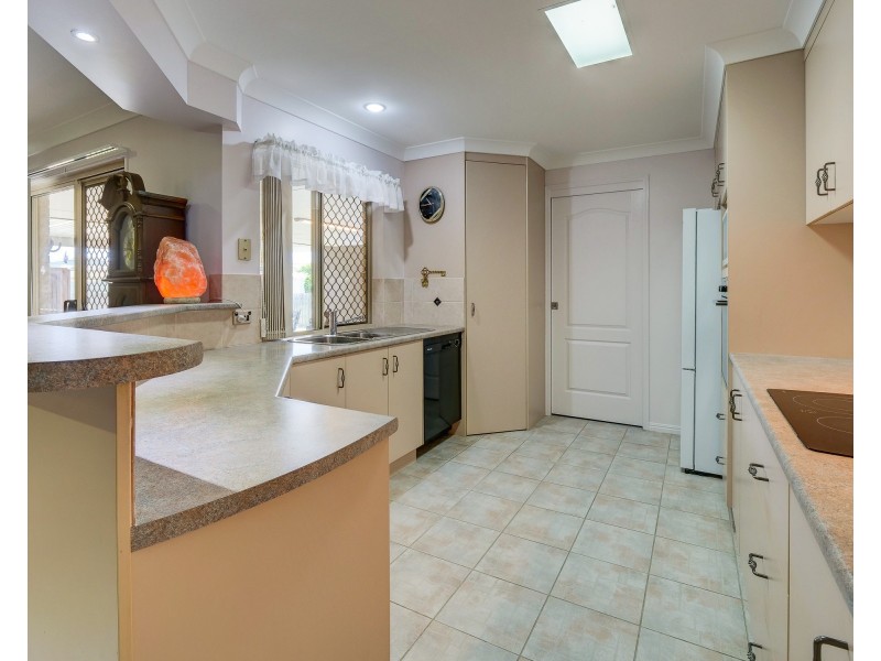 16 Warringal Court, Burrum Heads QLD 4659