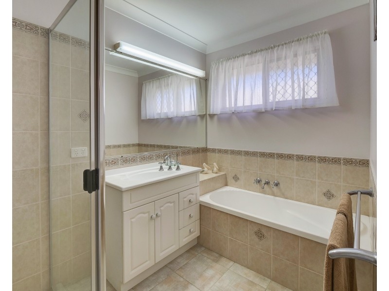 16 Warringal Court, Burrum Heads QLD 4659
