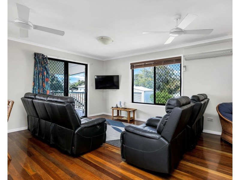 77 BURRUM STREET, Burrum Heads QLD 4659