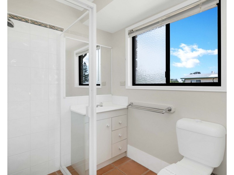 77 BURRUM STREET, Burrum Heads QLD 4659