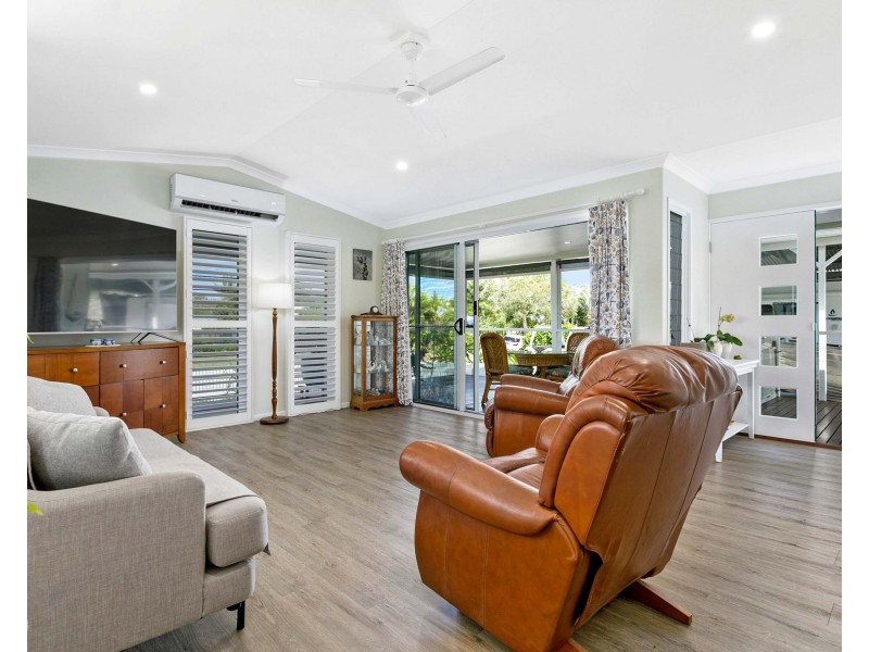 4 BULLEEN WAY, Burrum Heads QLD 4659