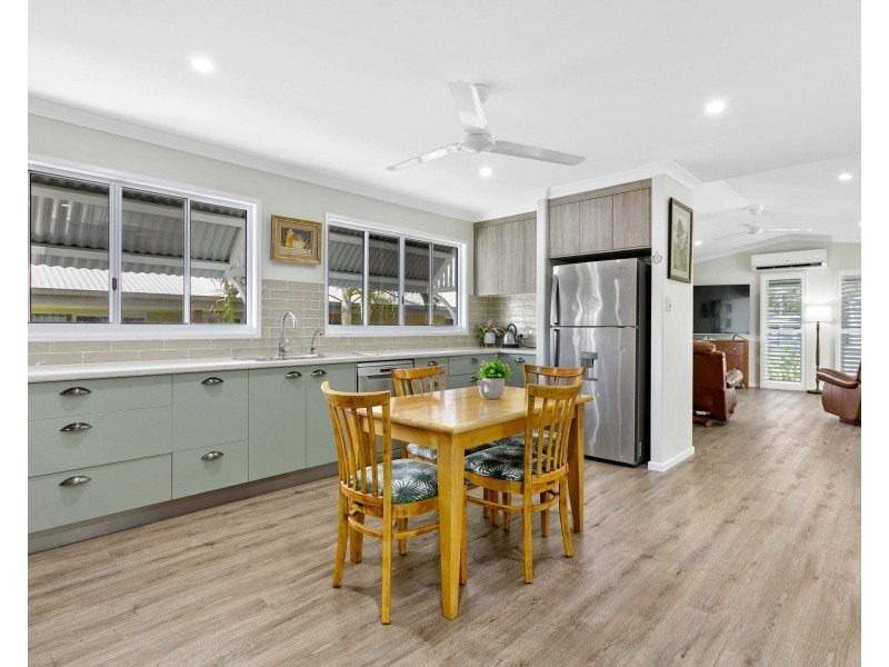 4 BULLEEN WAY, Burrum Heads QLD 4659