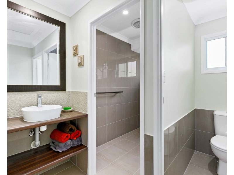 4 BULLEEN WAY, Burrum Heads QLD 4659