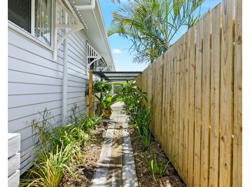 4 BULLEEN WAY, Burrum Heads QLD 4659