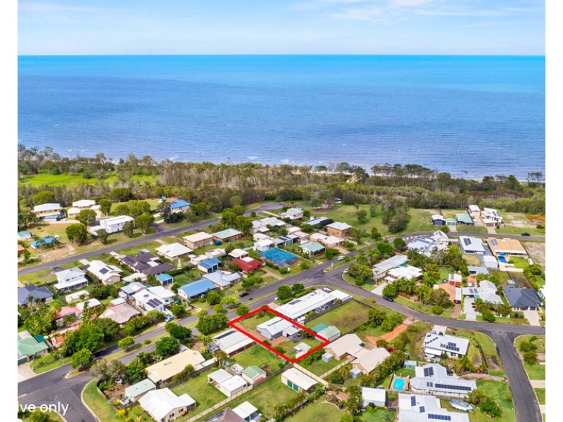33 BEACH DRIVE, Burrum Heads QLD 4659