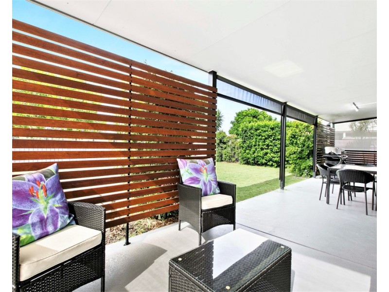 33 BEACH DRIVE, Burrum Heads QLD 4659