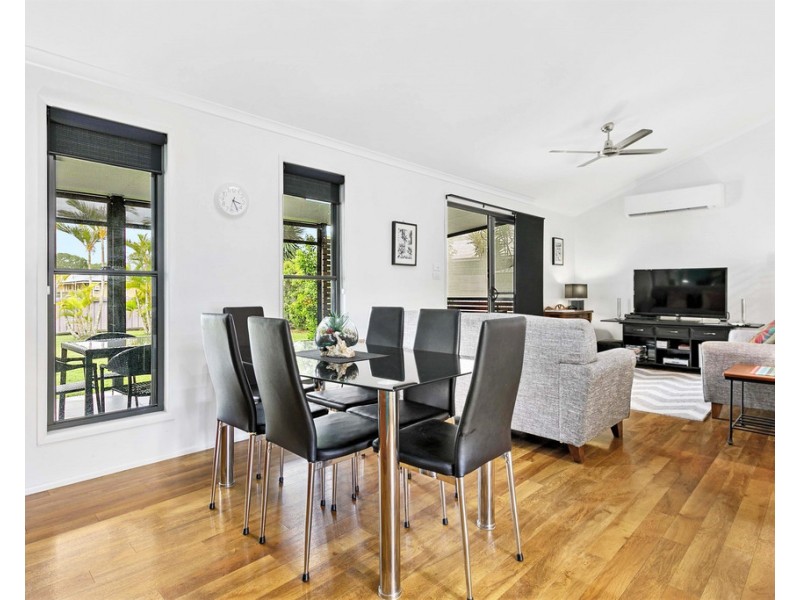33 BEACH DRIVE, Burrum Heads QLD 4659