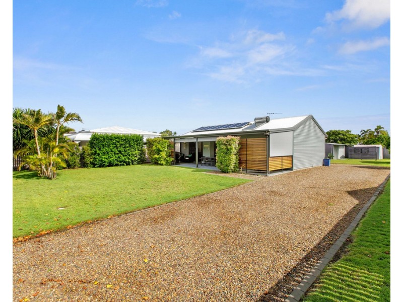 33 BEACH DRIVE, Burrum Heads QLD 4659