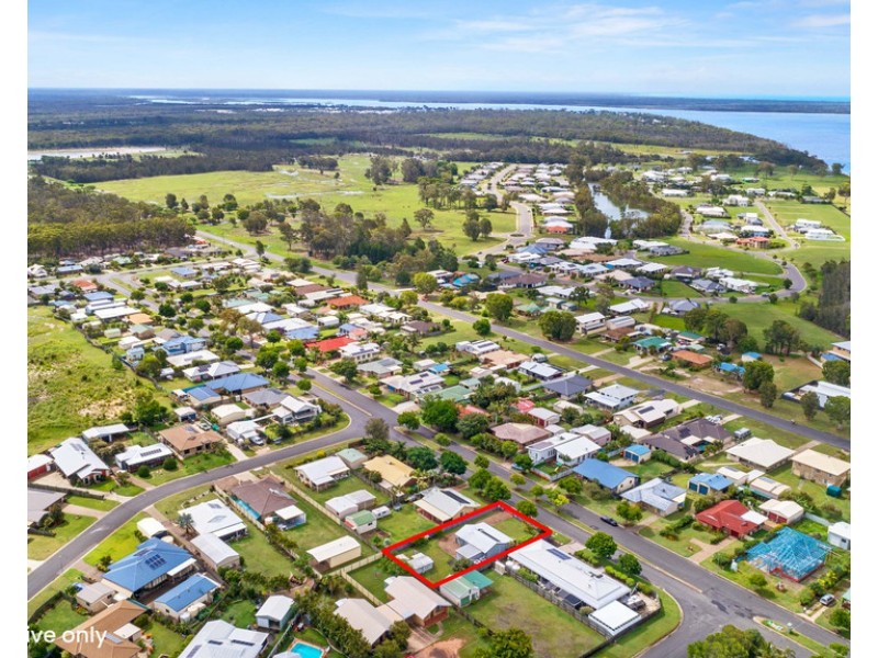 33 BEACH DRIVE, Burrum Heads QLD 4659