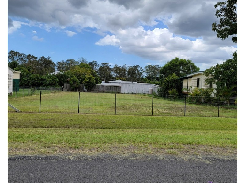 7 Charles Street, Howard QLD 4659
