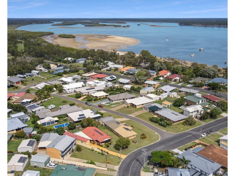 57 RIVERVIEW DRIVE, Burrum Heads QLD 4659