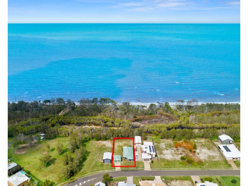 52 BEACH DRIVE, Burrum Heads QLD 4659