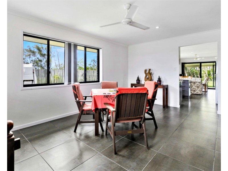 52 BEACH DRIVE, Burrum Heads QLD 4659