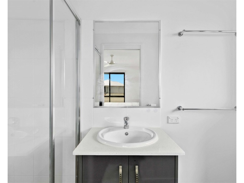 52 BEACH DRIVE, Burrum Heads QLD 4659