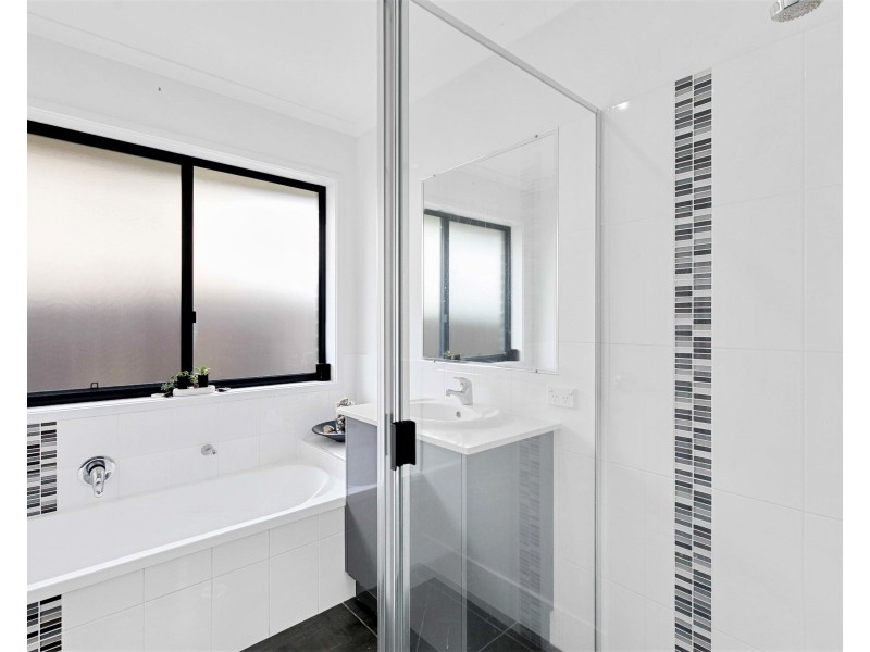 52 BEACH DRIVE, Burrum Heads QLD 4659