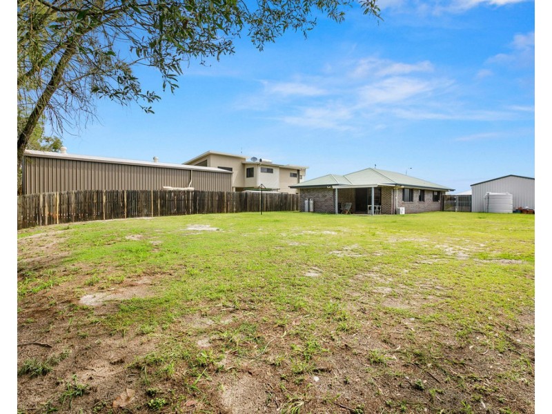 52 BEACH DRIVE, Burrum Heads QLD 4659