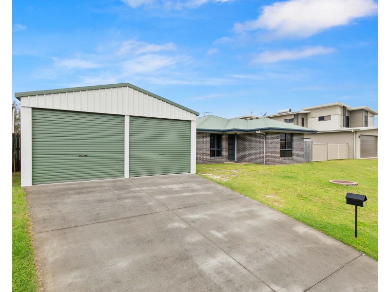 52 BEACH DRIVE, Burrum Heads QLD 4659