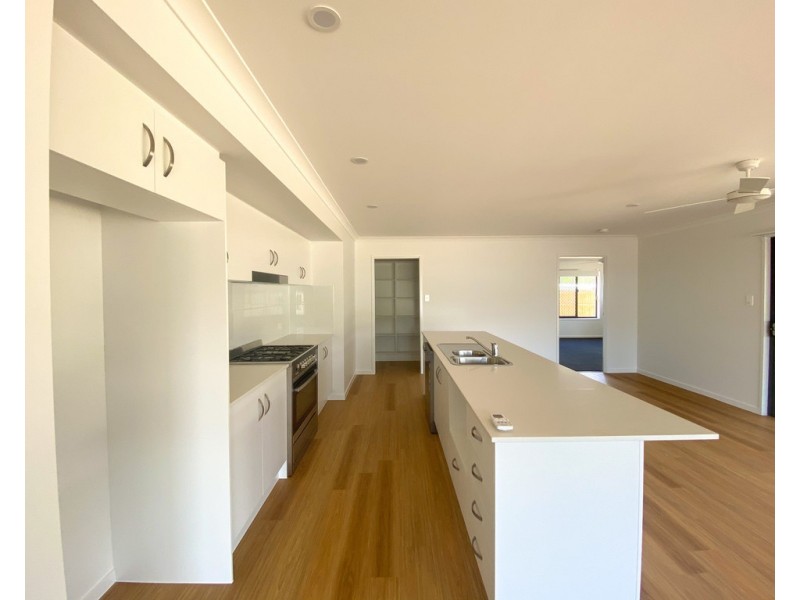 16 Porpita Circuit, Toogoom QLD 4655