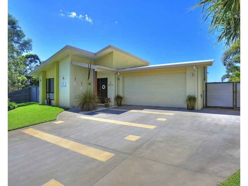 35 HONEY MYRTLE CLOSE, Burrum Heads QLD 4659