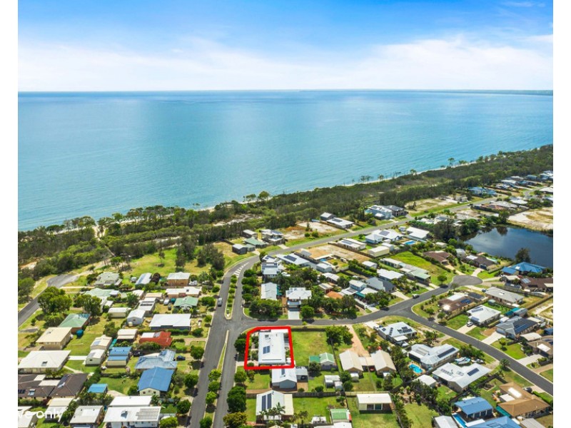 35 Beach Drive, Burrum Heads QLD 4659