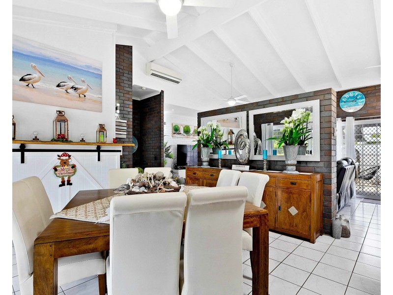 35 Beach Drive, Burrum Heads QLD 4659
