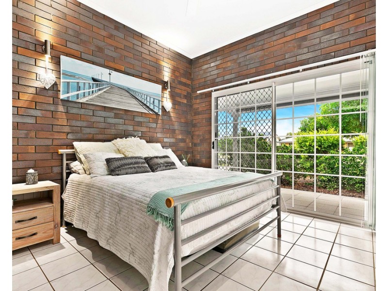 35 Beach Drive, Burrum Heads QLD 4659