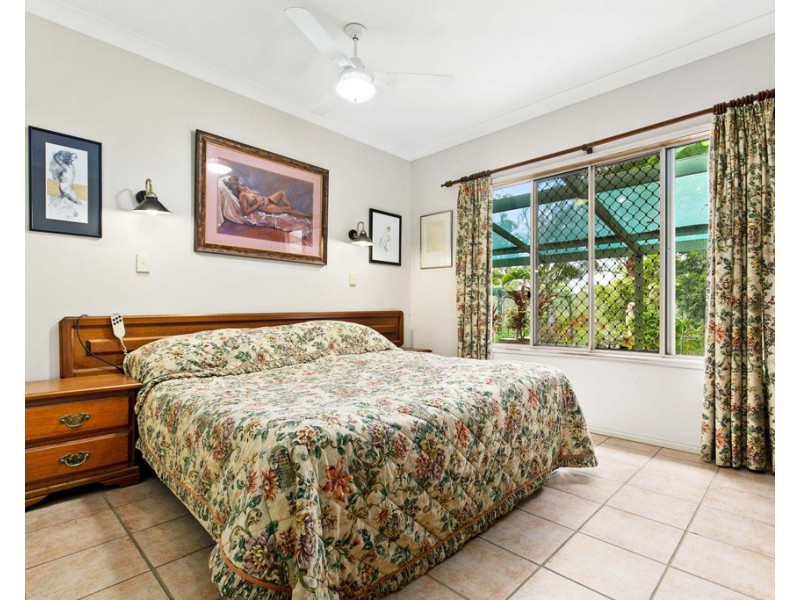 319 THE YACHTSMANS DRIVE, Burrum River QLD 4659