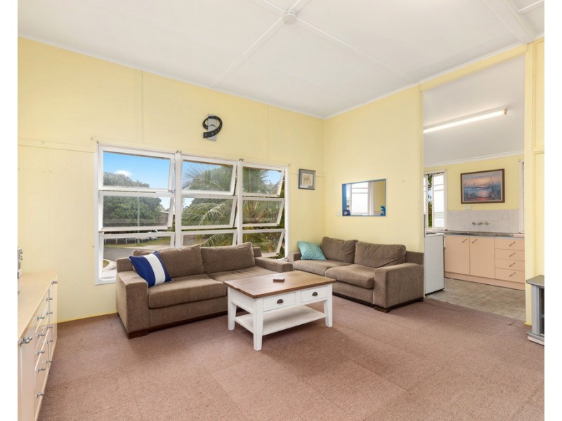 39 HOWARD STREET, Burrum Heads QLD 4659