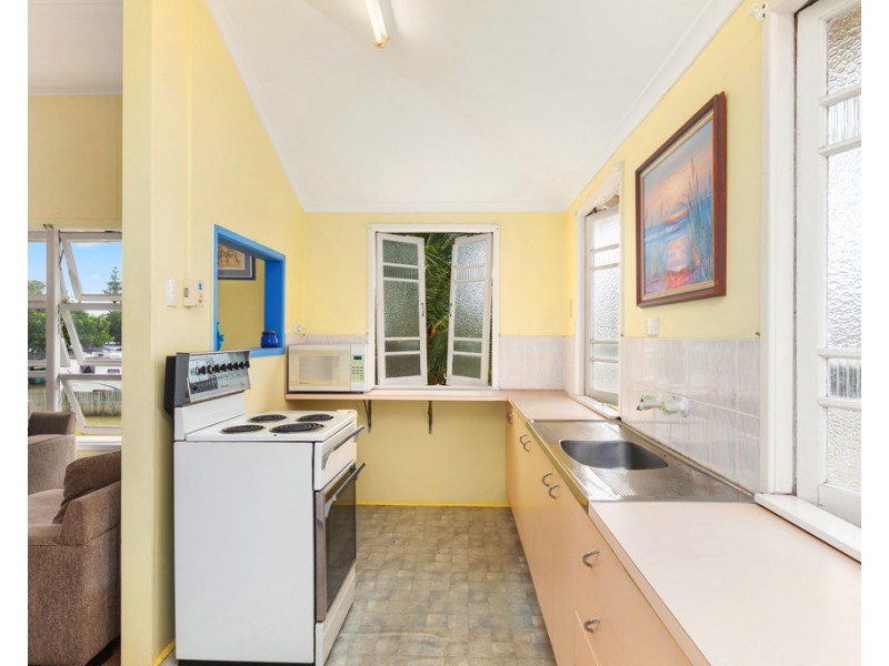 39 HOWARD STREET, Burrum Heads QLD 4659