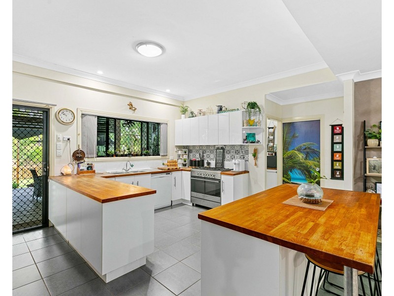 5-7 ROSSLYN DRIVE, Burrum Heads QLD 4659