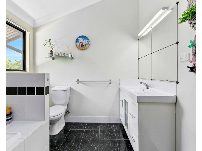 5-7 ROSSLYN DRIVE, Burrum Heads QLD 4659