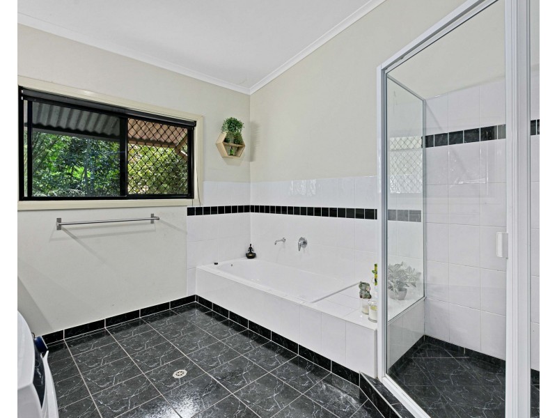 5-7 ROSSLYN DRIVE, Burrum Heads QLD 4659