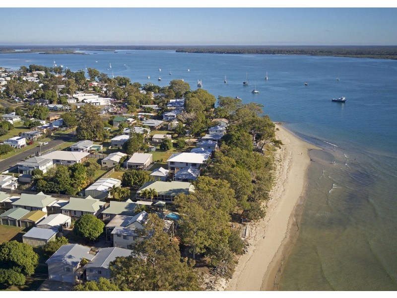 42 Esplanade, Burrum Heads QLD 4659
