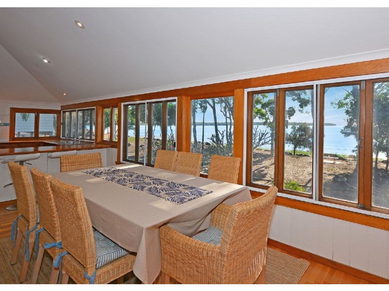 42 Esplanade, Burrum Heads QLD 4659