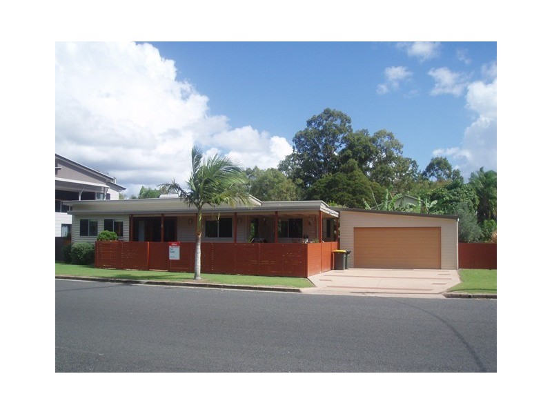 8 Ross Street, Burrum Heads QLD 4659