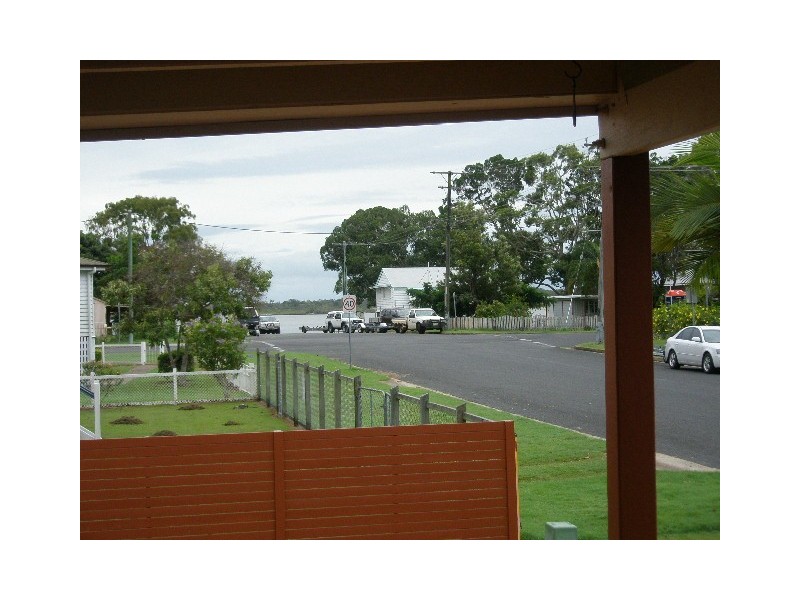 8 Ross Street, Burrum Heads QLD 4659