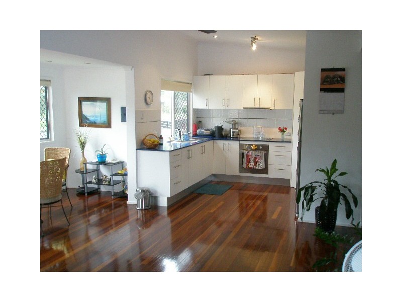 8 Ross Street, Burrum Heads QLD 4659